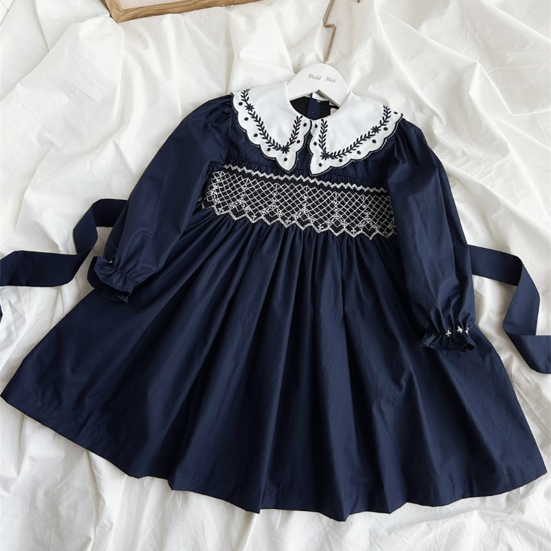 Vintage Fashion La - Vintage donkerblauwe handgeborduurde meisjesjurk met lange